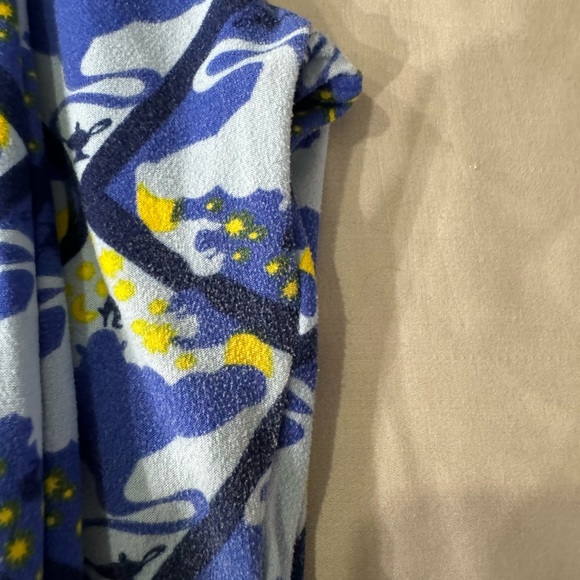 *LuLaRoe - Disney - Aladdin/Genie - Tween - Leggings - Picture 4 of 4